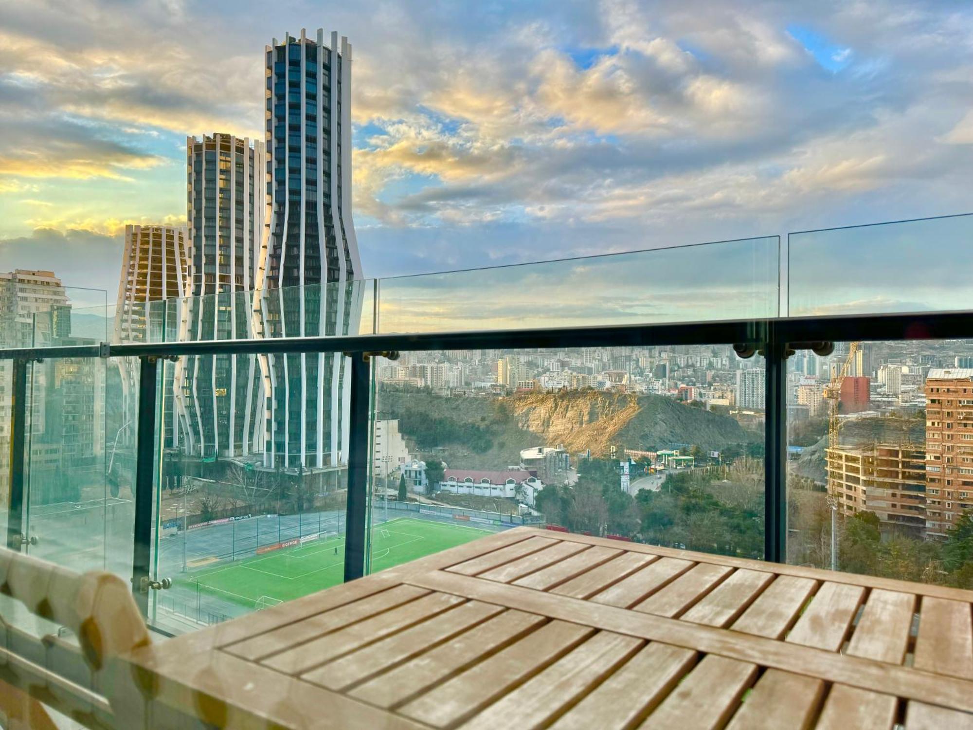 Full Comfort Apartment At Chavchavadze Tbilisi Exterior foto