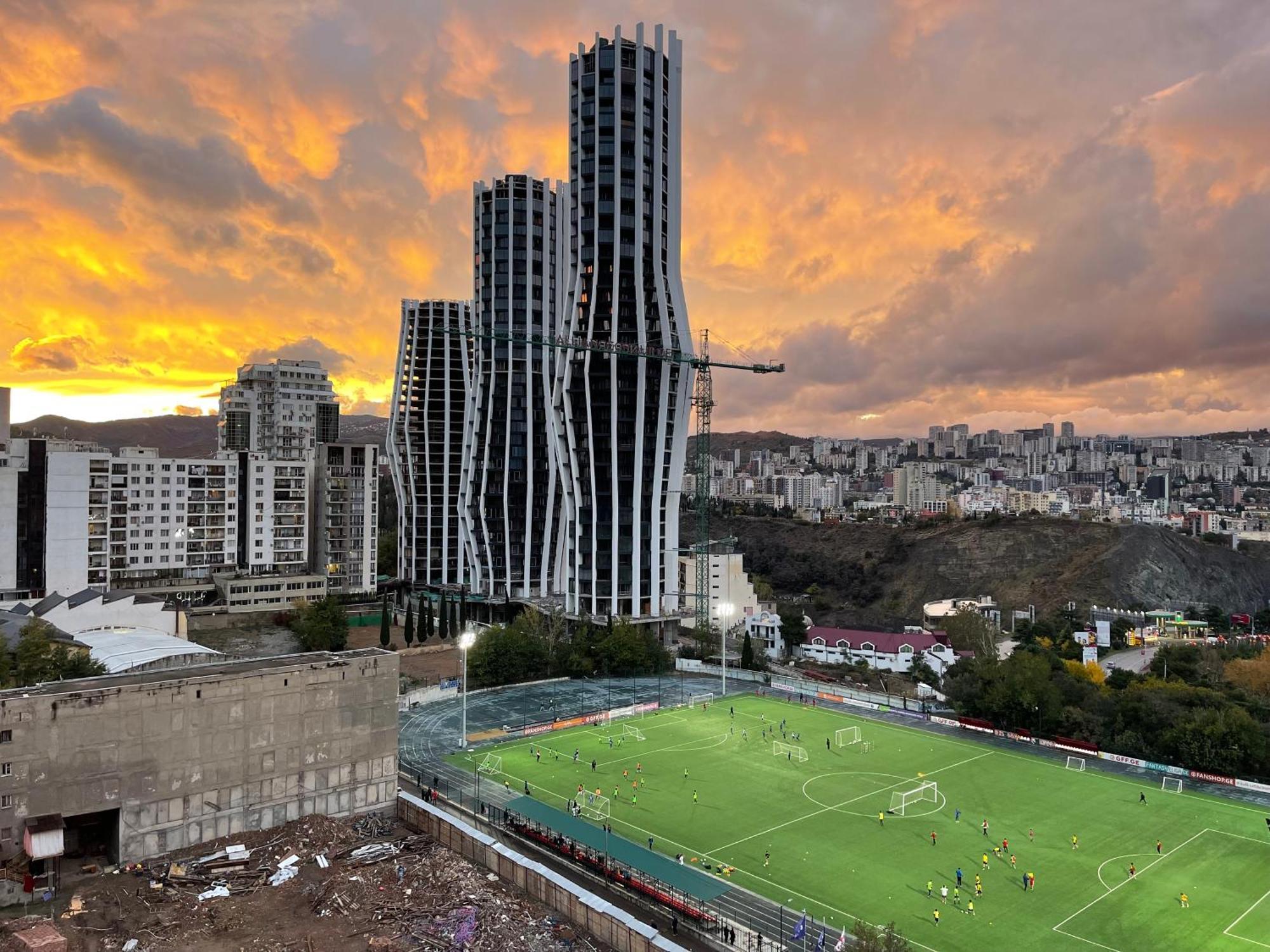 Full Comfort Apartment At Chavchavadze Tbilisi Exterior foto