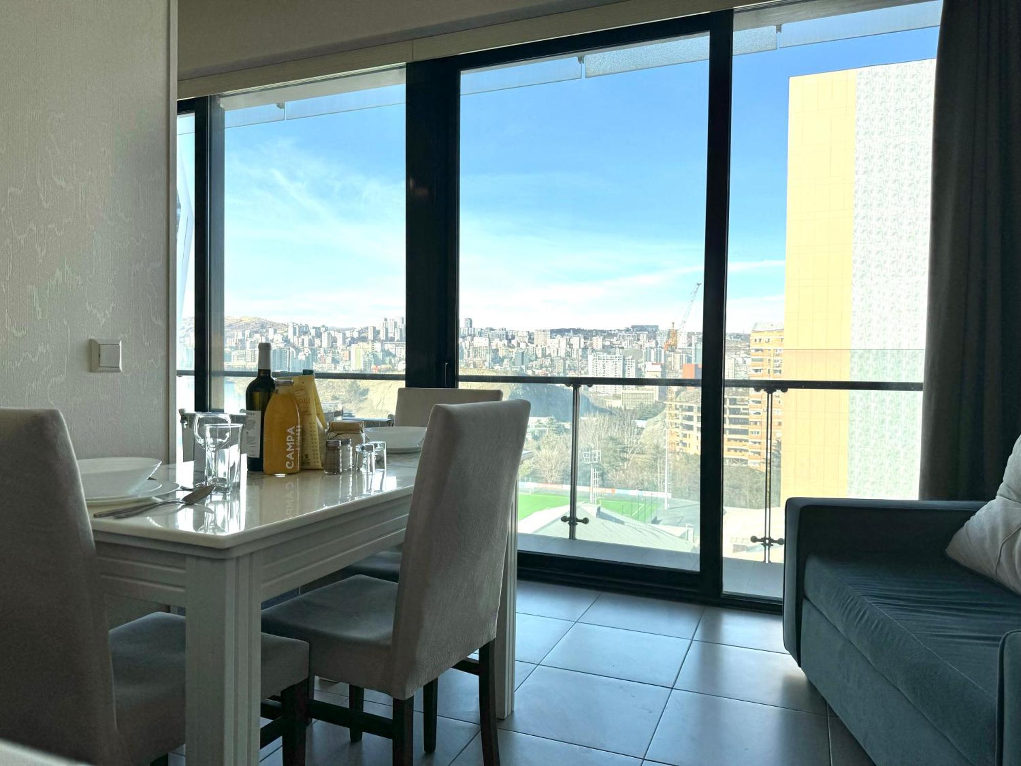 Full Comfort Apartment At Chavchavadze Tbilisi Exterior foto