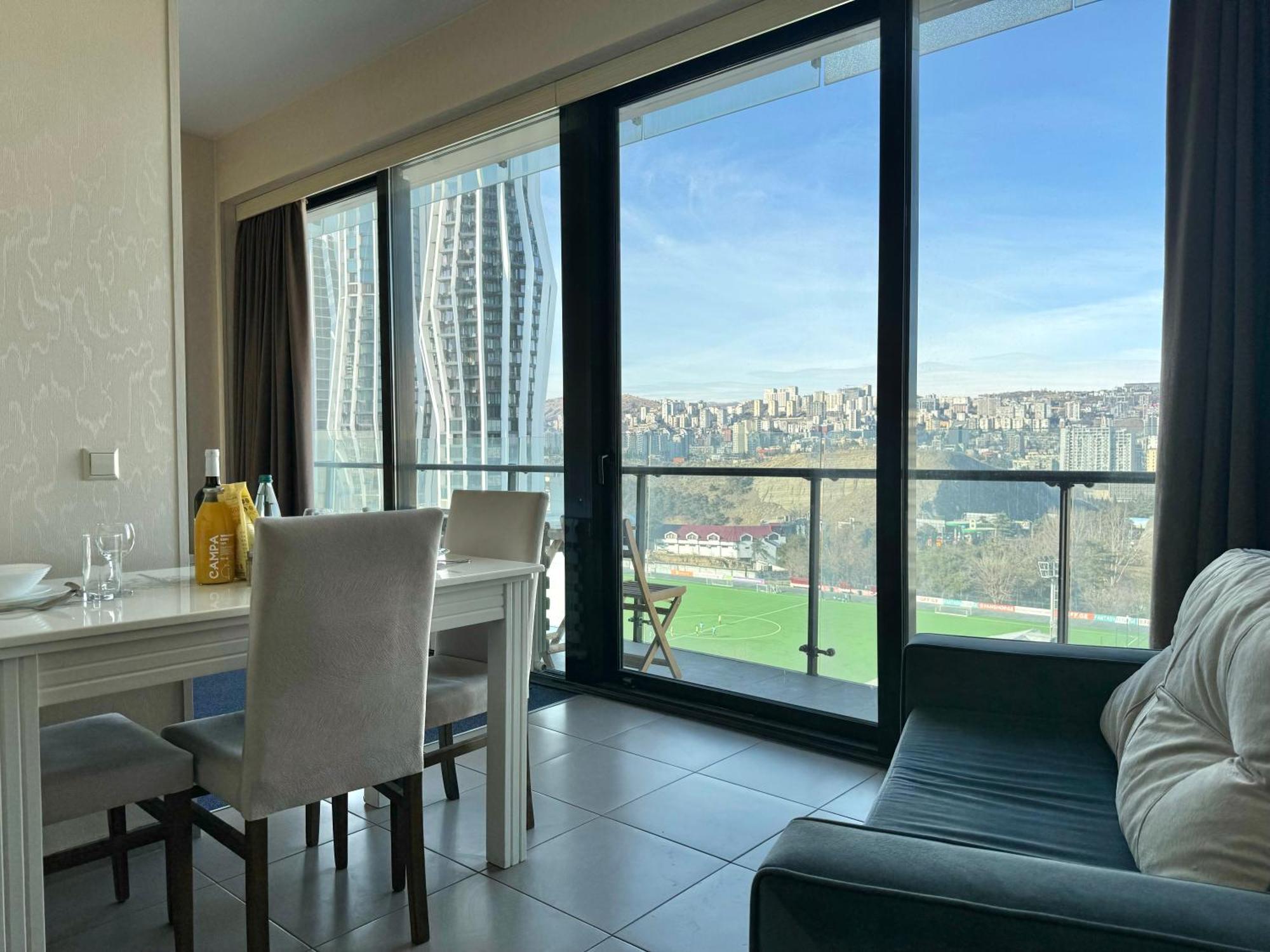 Full Comfort Apartment At Chavchavadze Tbilisi Exterior foto