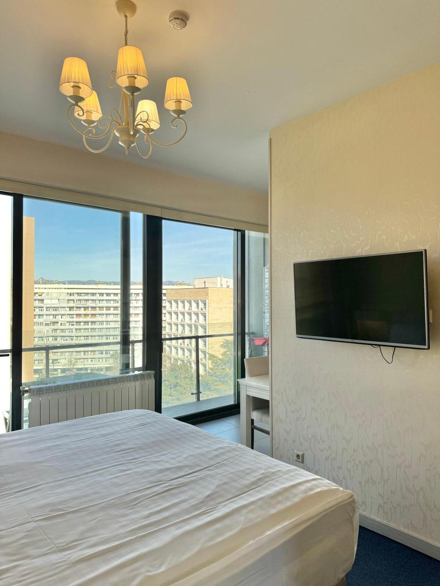 Full Comfort Apartment At Chavchavadze Tbilisi Exterior foto
