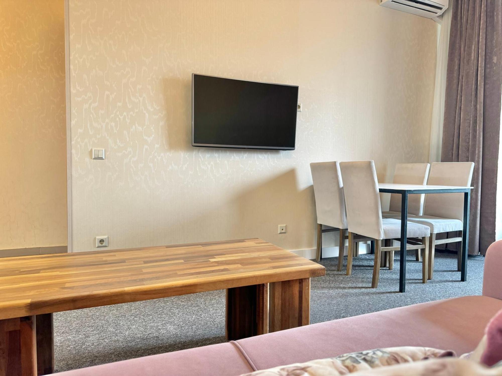 Full Comfort Apartment At Chavchavadze Tbilisi Exterior foto